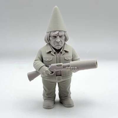 No Country for Old Gnomes - Chú lùn giữ vườn đầy cá tính