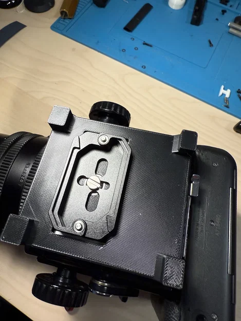 [WIP] Miếng đệm cố định Arca plate cho Mamiya RB67 - Image 1