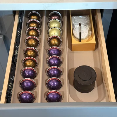 Khay Đựng Viên Nén Cà Phê Nespresso Vertuo Cho Ngăn Kéo