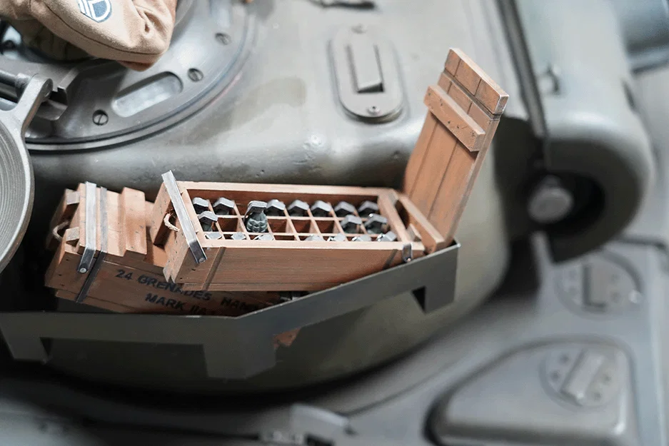Hộp gỗ đựng lựu đạn MK1A1 thời Thế chiến II (tỉ lệ 1/6) - Image 3