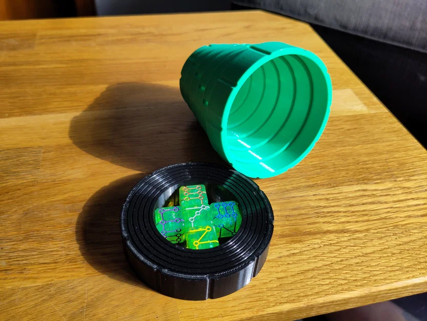 Cốc Xúc Xắc Gấp Gọn Thông Minh (Collapsible Dice Cup) - Image 3