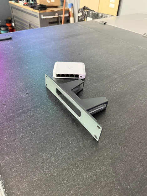 Ngàm gắn tủ rack 10-inch cho Ubiquiti USW-Flex-Mini 2.5G - In nhanh, không cần support - Image 1