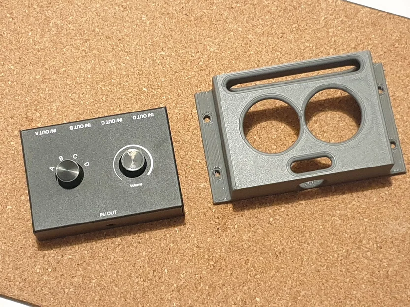 Giá đỡ bàn cho bộ chuyển/chia âm thanh 4 cổng (Lắp dưới hoặc trên mặt bàn) - Image 1