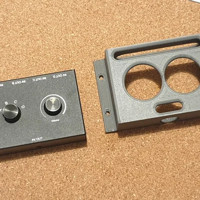 Giá đỡ bàn cho bộ chuyển/chia âm thanh 4 cổng (Lắp dưới hoặc trên mặt bàn)