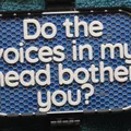 Bảng hiệu: Mấy giọng nói trong đầu có làm phiền bạn không? - Thumbnail 1
