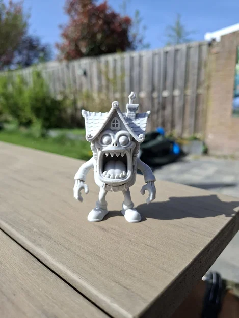 Chompy Cottage – Ngôi nhà ma đói khát - Image 1