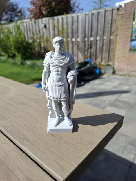 Tượng Hoàng đế La Mã - Image 1