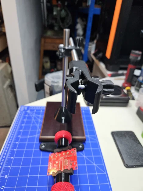 Giá đỡ kèm kẹp cho máy khò nhiệt YIHUA 959D-II - Image 5