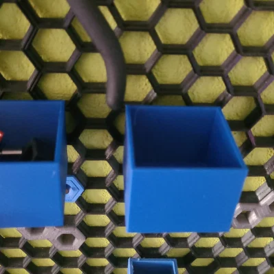 Hộp lưu trữ gắn tường Honeycomb Storage Wall tiện lợi