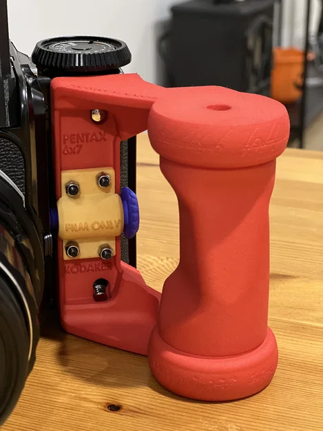 Tay cầm bên trái cho máy ảnh Pentax 67 (Left Hand Grip) - Image 1