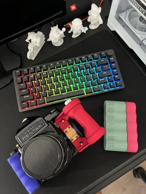 Tay cầm bên trái cho máy ảnh Pentax 67 (Left Hand Grip) - Image 4