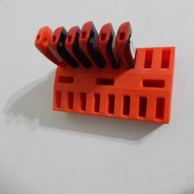 Khay Đựng USB Thiết Kế Độc Đáo Lấy Cảm Hứng Từ Động Cơ V8
