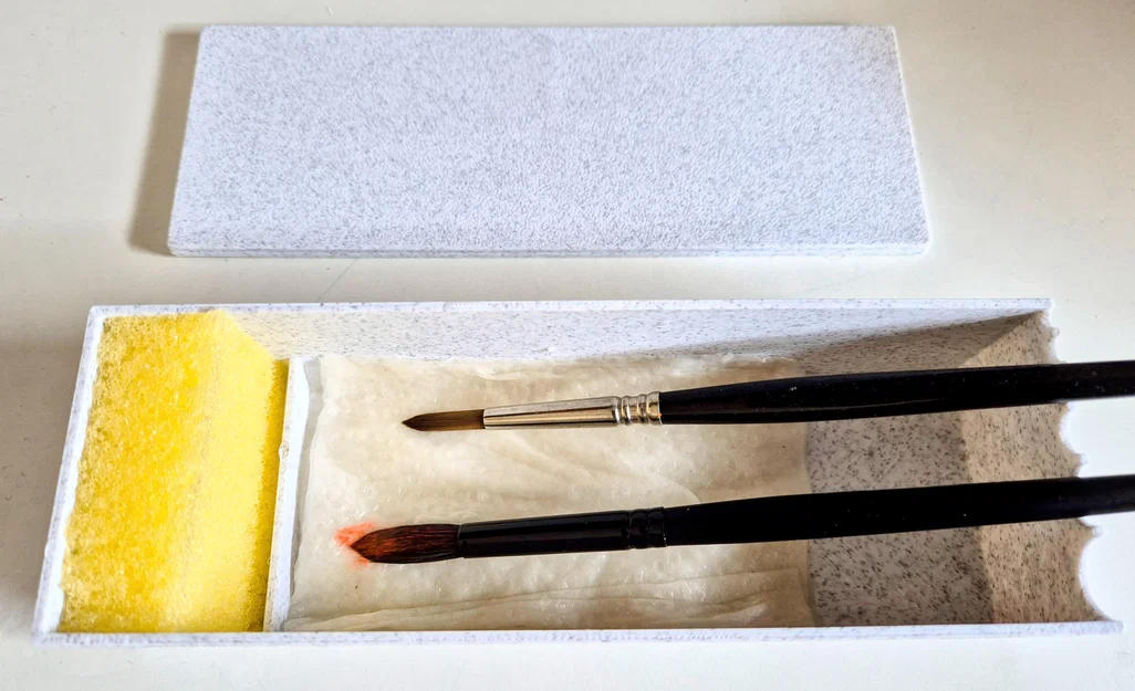 Hộp Giữ Ẩm Cọ Vẽ Cho Màu Nước và Acrylic - Image 1