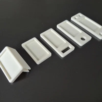 Đế Gắn Nhãn Đa Năng Parametric (Zip-Tie, Kẹp, Lỗ Khóa, Velcro)