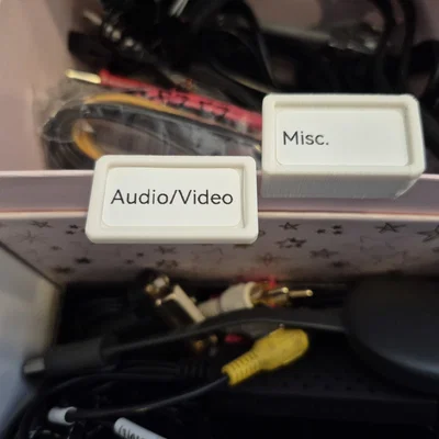 Đế Gắn Nhãn Đa Năng Parametric (Zip-Tie, Kẹp, Lỗ Khóa, Velcro)