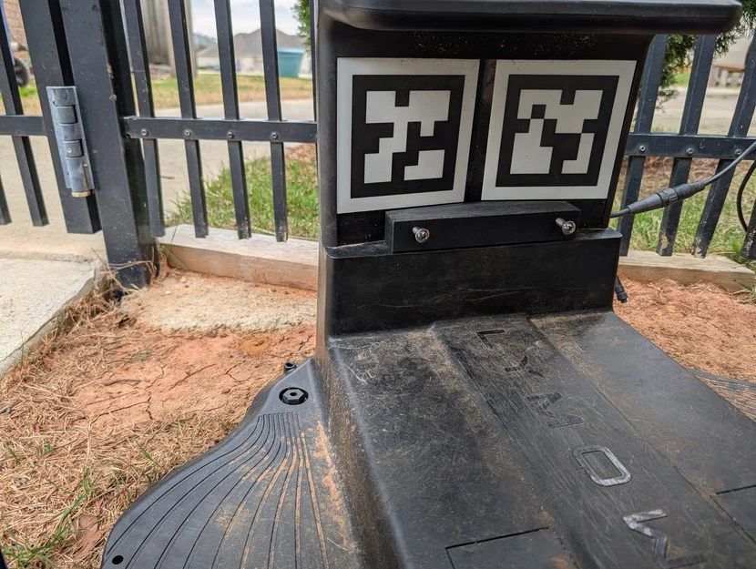 Bộ phận hỗ trợ sạc phía trước (Front Charger) cho Lymow One - Image 2