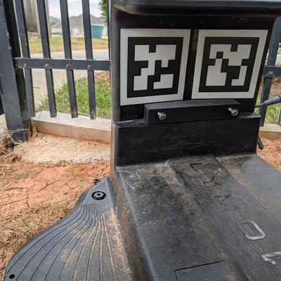 Bộ phận hỗ trợ sạc phía trước (Front Charger) cho Lymow One