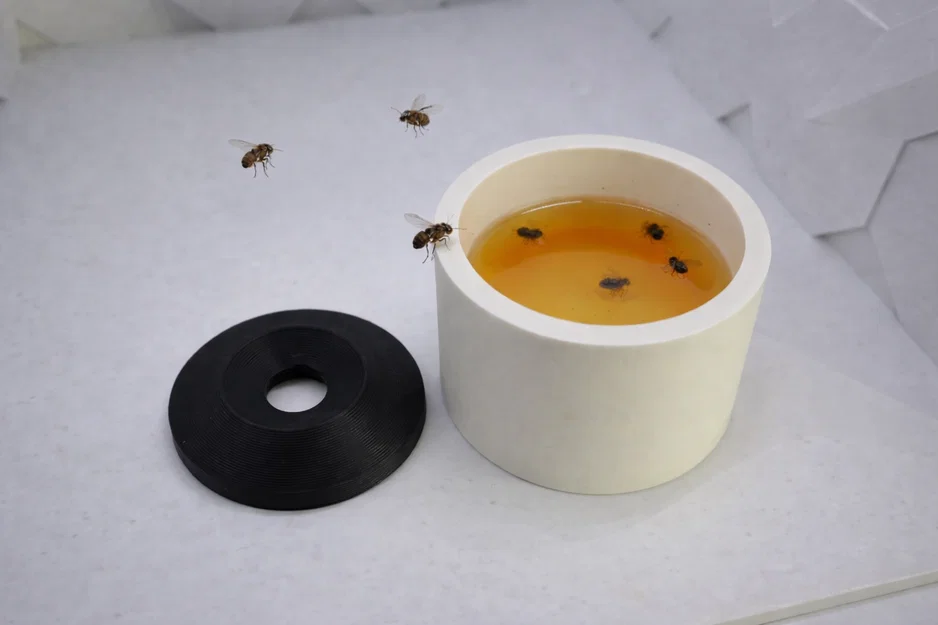 Bẫy ruồi giấm hiệu quả có nắp đậy – tái sử dụng & dễ vệ sinh - Image 1