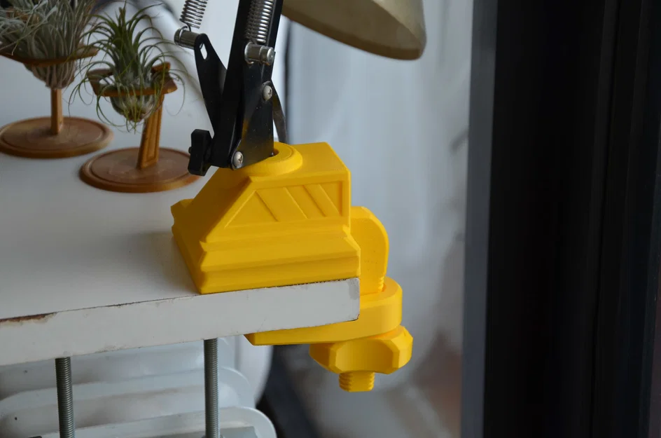 Giá kẹp để bàn cho đèn làm việc - Image 1