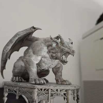 Mô hình tượng Gargoyle đang ngồi gầm rú