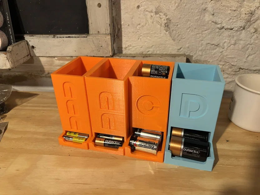 Hộp đựng pin tiện lợi cho pin AAA, AA, C và D - Image 1