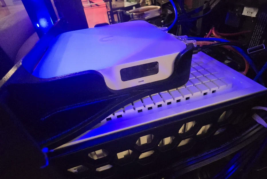 Khung Rack 10 inch cho Unifi Cloud Gateway UCG Max và Ultra - Image 2