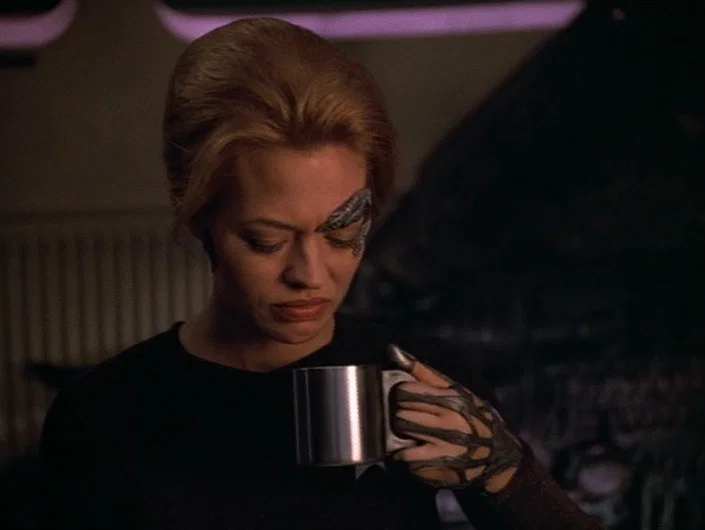 Ly cà phê của Thuyền trưởng Janeway - Image 3