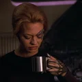 Ly cà phê của Thuyền trưởng Janeway - Thumbnail 3