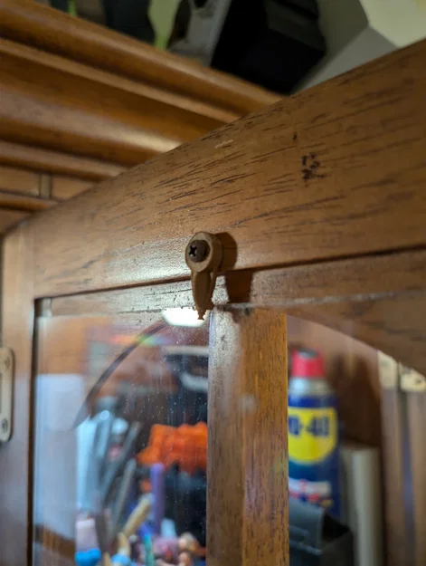 Kẹp giữ tấm kính (glass panel retainer clip) - Image 1