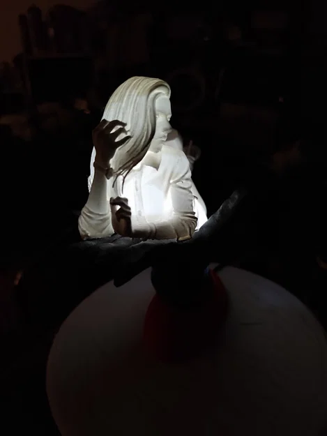 Mô hình đèn "A girl in the hand" - Image 8