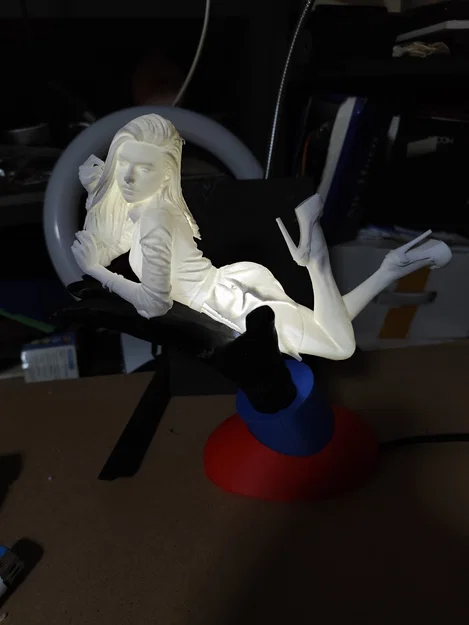 Mô hình đèn "A girl in the hand" - Image 14