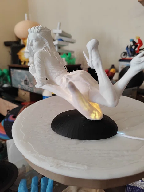 Mô hình đèn "A girl in the hand" - Image 27