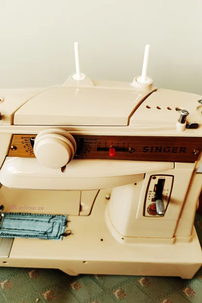 Chốt chỉ và Đế giữ cho máy may Singer Slant-o-Matic - Image 2