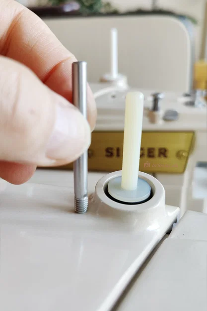 Chốt chỉ và Đế giữ cho máy may Singer Slant-o-Matic - Image 21