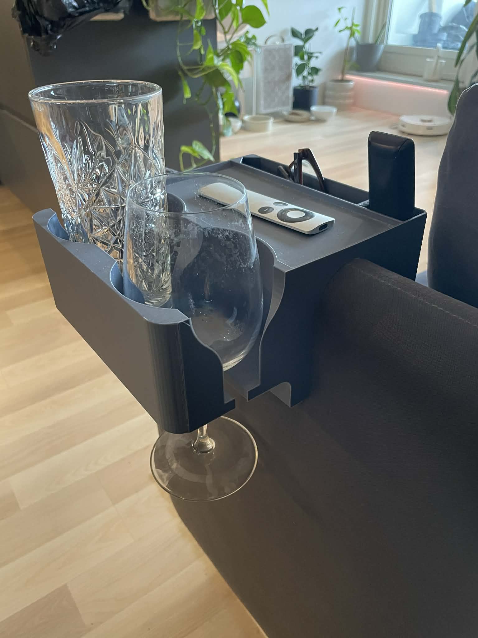 Khay để đồ/Kệ tay vịn cho sofa Söderhamn (Không cần support!) - Thumbnail 2