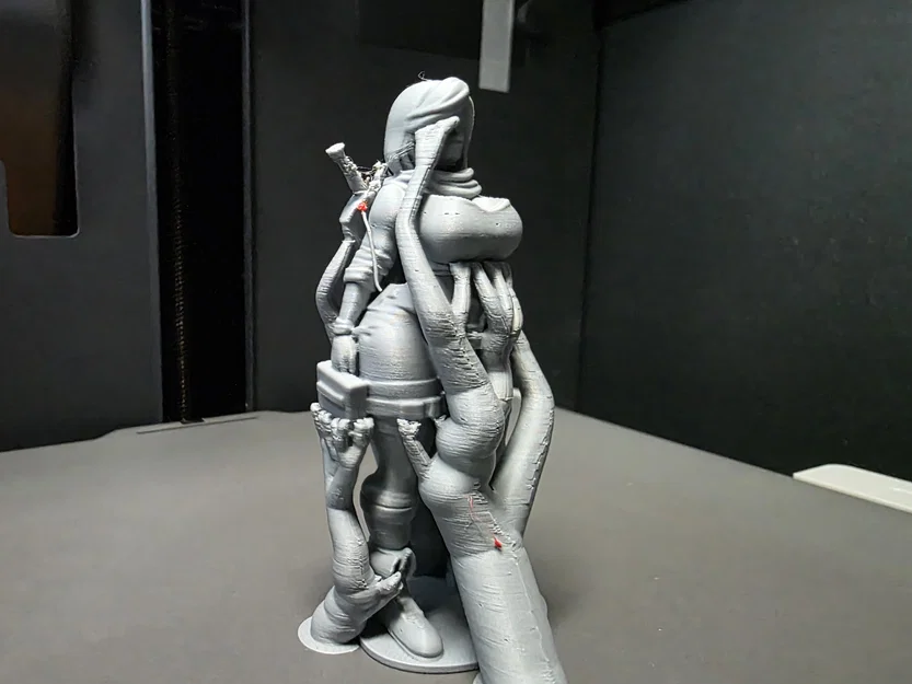 Mô hình nữ Rogue (Female Rogue Figurine) - Image 7