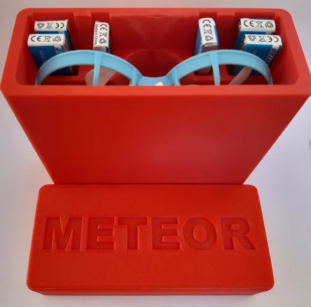 Hộp đựng Meteor 75 Pro và pin - Image 1