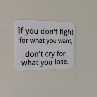 Bảng treo tường trang trí với thông điệp truyền cảm hứng