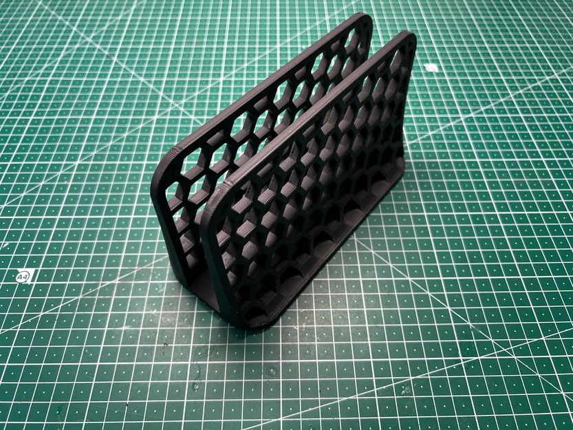 Giá đỡ laptop ThinkPad P16v Gen 2 thiết kế dạng tổ ong gọn nhẹ - Image 4