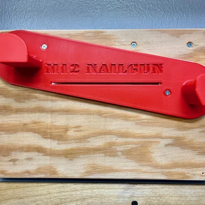 Giá treo súng bắn đinh Milwaukee M12