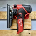 Giá treo máy cưa lọng Milwaukee M12 - Thumbnail 1