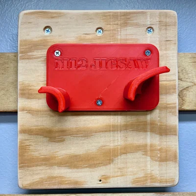 Giá treo máy cưa lọng Milwaukee M12