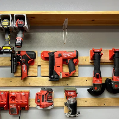 Giá treo máy cưa lọng Milwaukee M12