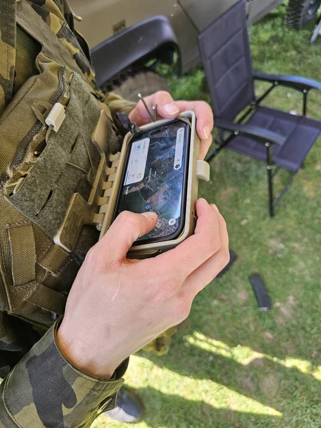 Giá đỡ điện thoại gắn Molle (Iphone 12-16) - Không cần ốc, không cần support - Image 2