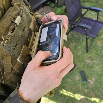 Giá đỡ điện thoại gắn Molle (Iphone 12-16) - Không cần ốc, không cần support
