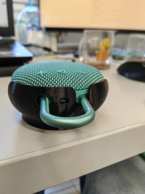 Giá đỡ loa JBL Clip 3 gắn xe đạp - Thiết kế tối ưu tiện dụng - Image 4