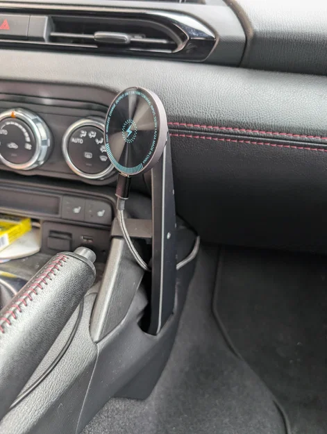 Giá đỡ điện thoại Mazda MX-5 Miata ND dùng cho hộc để ly - Image 6