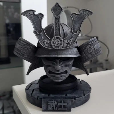 Mô hình Mũ Samurai Trưng bày