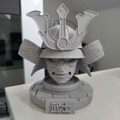 Mô hình Mũ Samurai Trưng bày