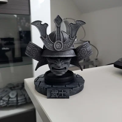 Mô hình Mũ Samurai Trưng bày